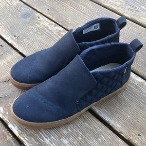 Tom’s Women’s Navy Blue Slip Ona Size 8
